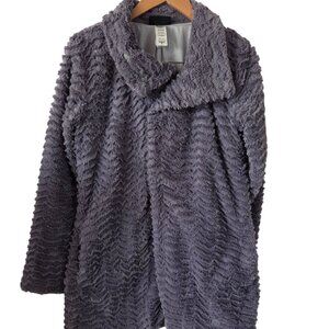 Patagonia Womens M Gray Fuzzy Textured Jacket 100% Polyester Warm Cozy Layer